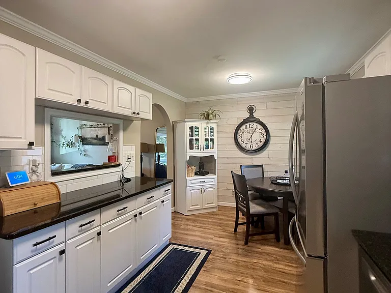 1335 Greenleaf Rd — Photo 8