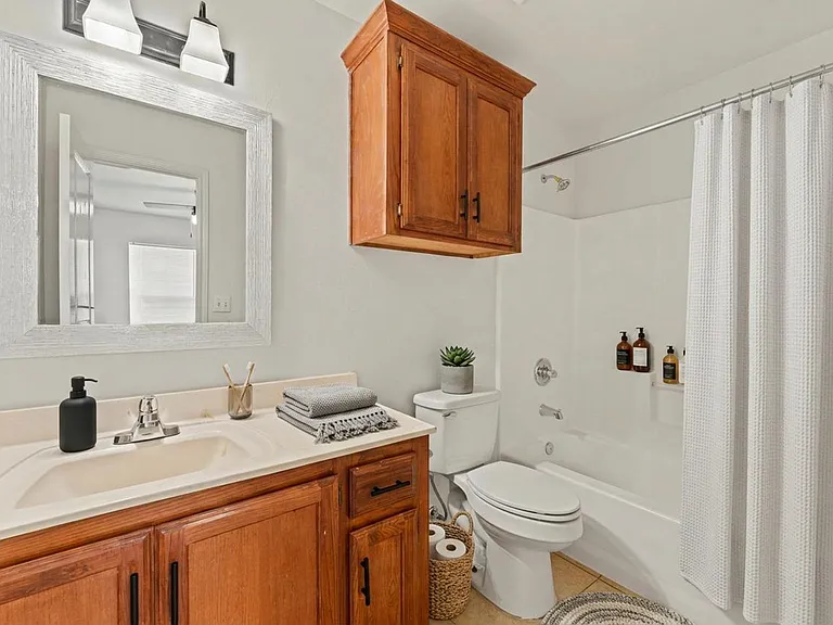 Gardenia Apartments — Photo 6