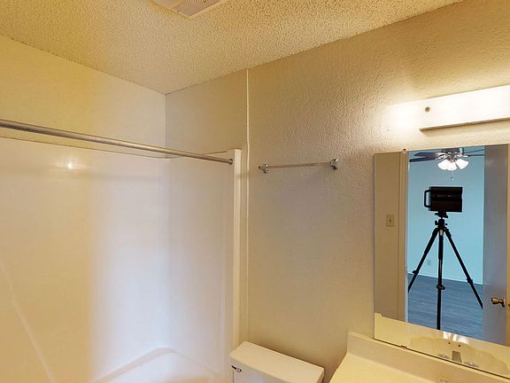 2nd image of 1018 W Prairie St APT 3