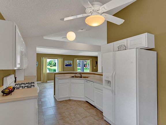 5th image of 1200 White Oak Cir