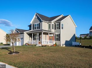 18 Alexander Dr, Hanover, PA 17331
