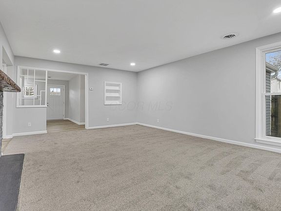 5th image of 300 Forest Lawn Blvd