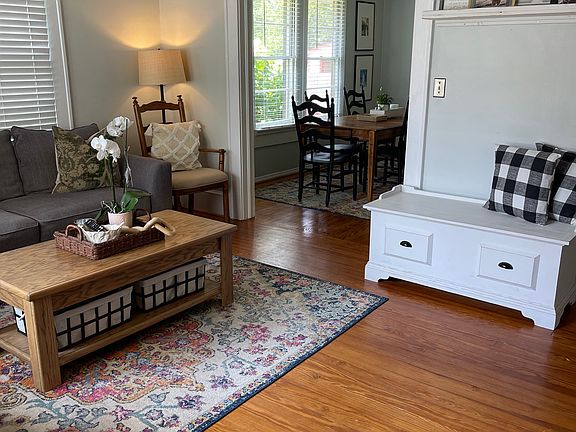 Living room - view from front door