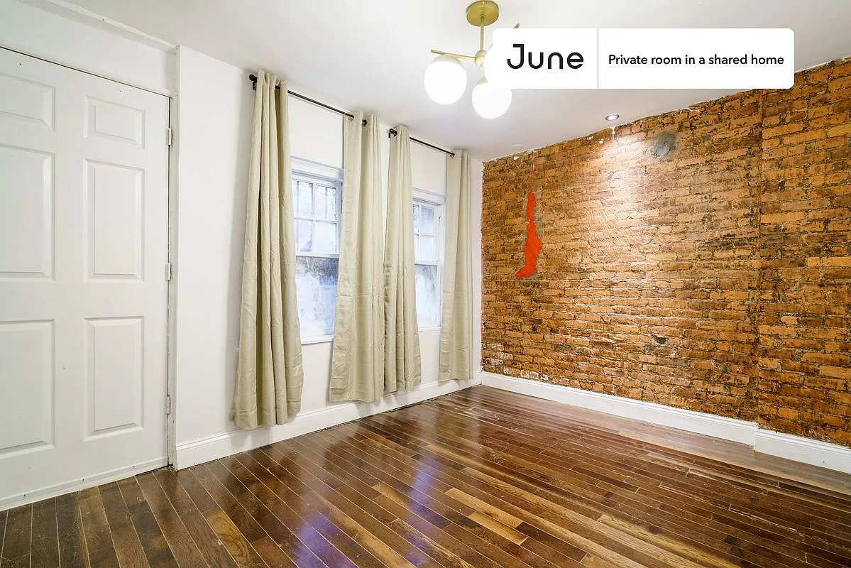Full bedroom in 5 bed/1.5 bath home in Bedford-Stuyvesant #909 B — Photo 2