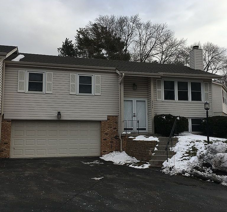 1st image of 2311 S 119th Plz
