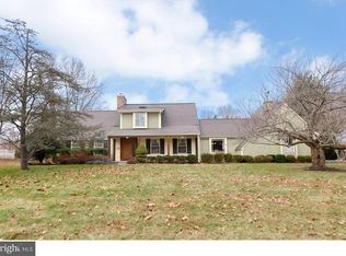 6 Aqua Ter, Pennington, NJ 08534