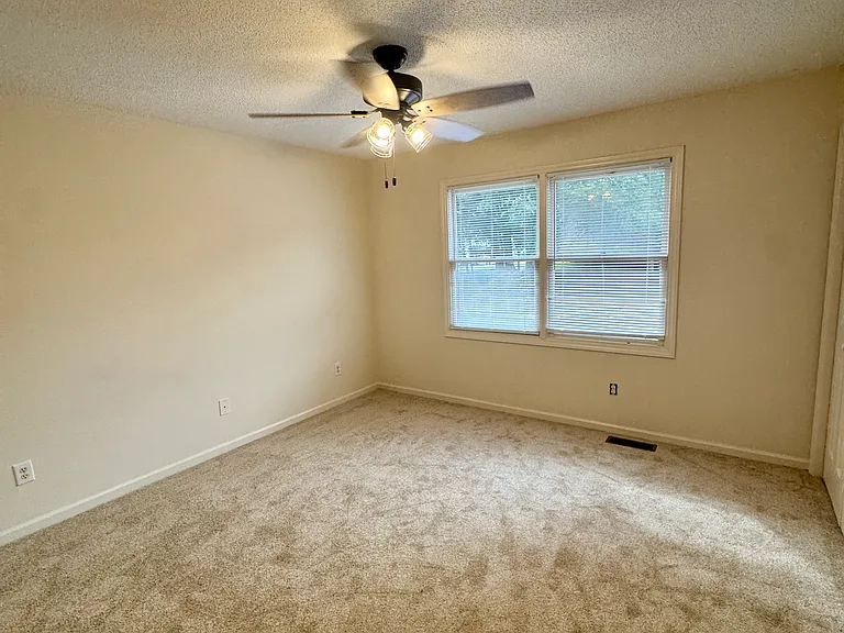 102 Larkyn Dr #102 — Photo 12