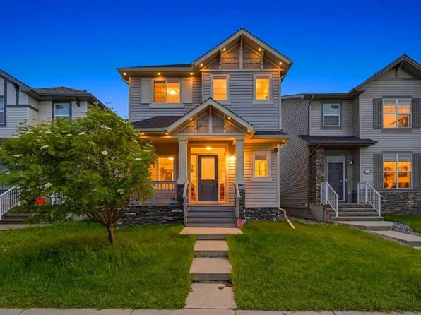 19 N Skyview Point Rd NE, Calgary, AB T3N 0G9
