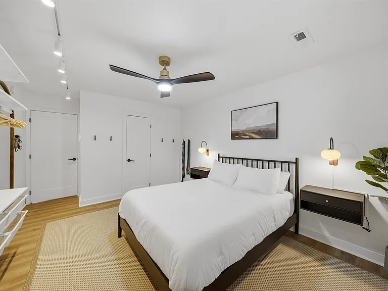 607 Lord Ave #607 — Photo 12