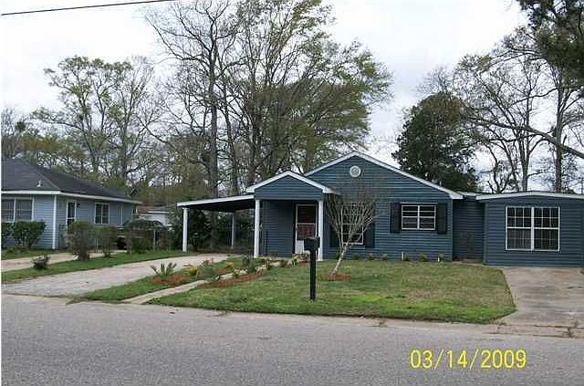 1st image of 3066 Louise Dr N