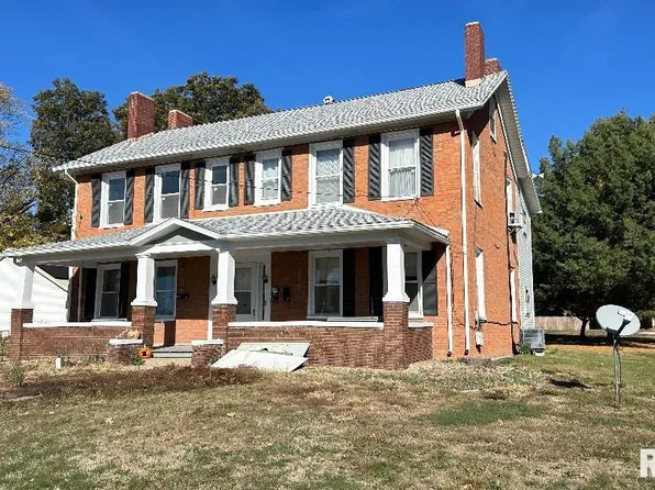 135 E Washington St, Rushville, IL 62681