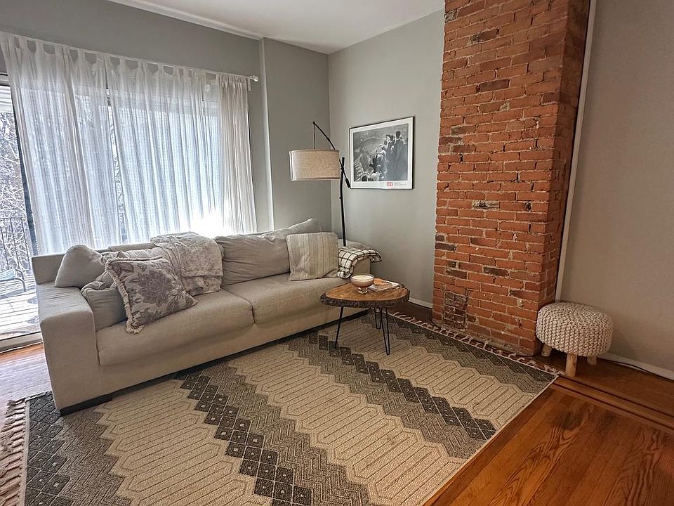 1st image of 275 Rochelle Ave #2