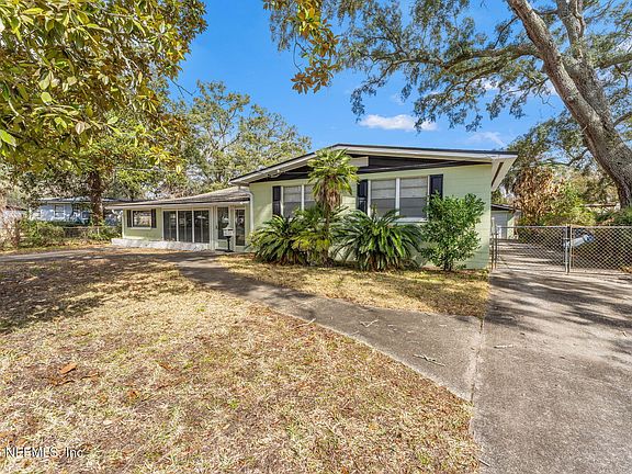 2nd image of 7307 ROSLYN Road