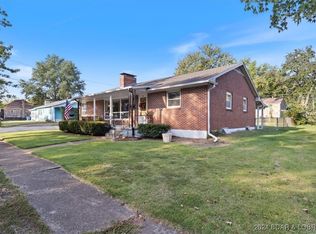 501 N Maple St, Eldon, MO 65026