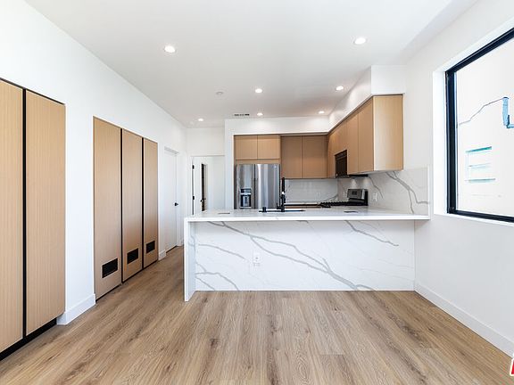 3rd image of 4615 Saint Charles Pl Unit 3/4