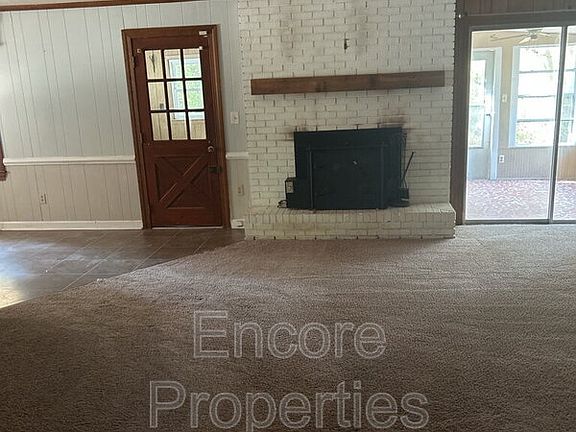 5th image of 1916 S Main St