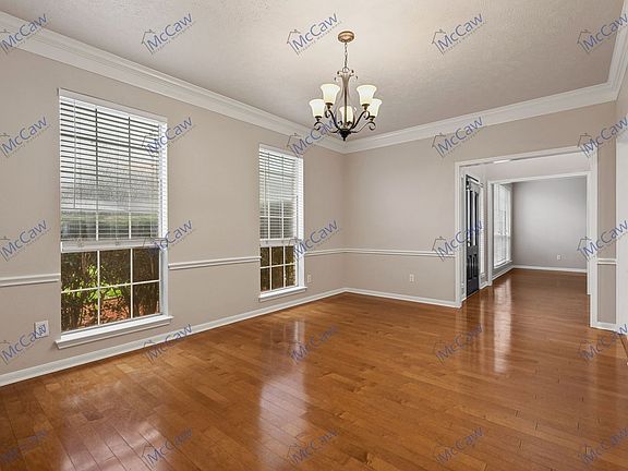 3rd image of 3211 Wessex Cir