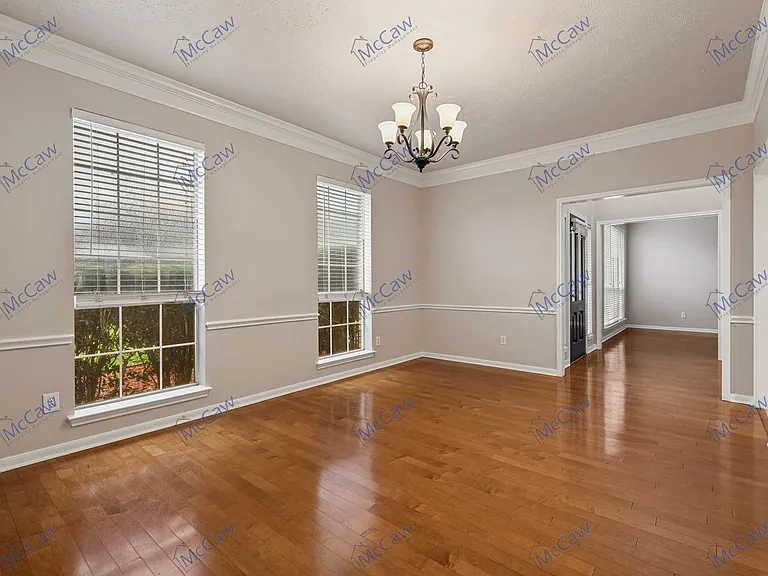 3211 Wessex Cir — Photo 3