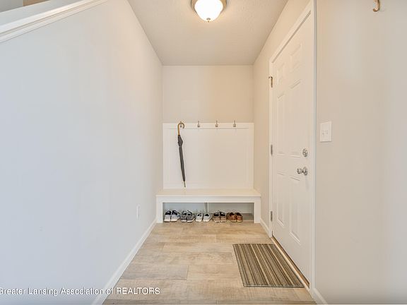 5th image of 1112 Chesham Ln