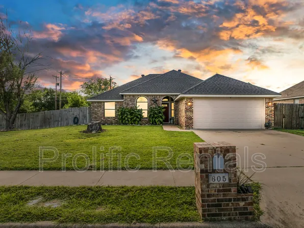 605 Paintbrush Dr, Harker Heights, TX 76548
