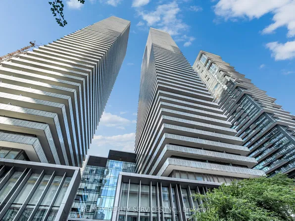 50 Charles St E #711, Toronto, ON M4Y 0C3