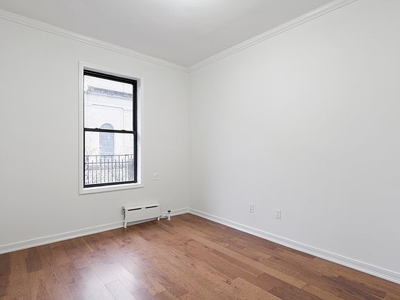 5th image of 567 6th St APT 17