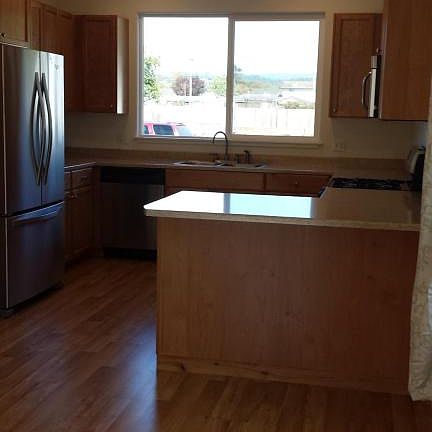 3rd image of 1287 N Park Ln