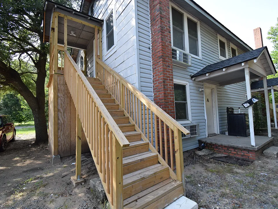 3310 Ottawa Ave