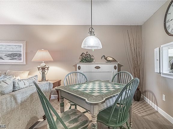 4th image of 1828 Pine Valley Dr APT 101