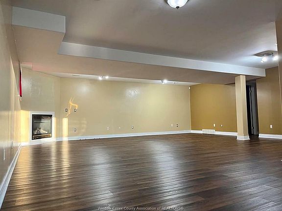 5th image of 4134 Zurich Ave