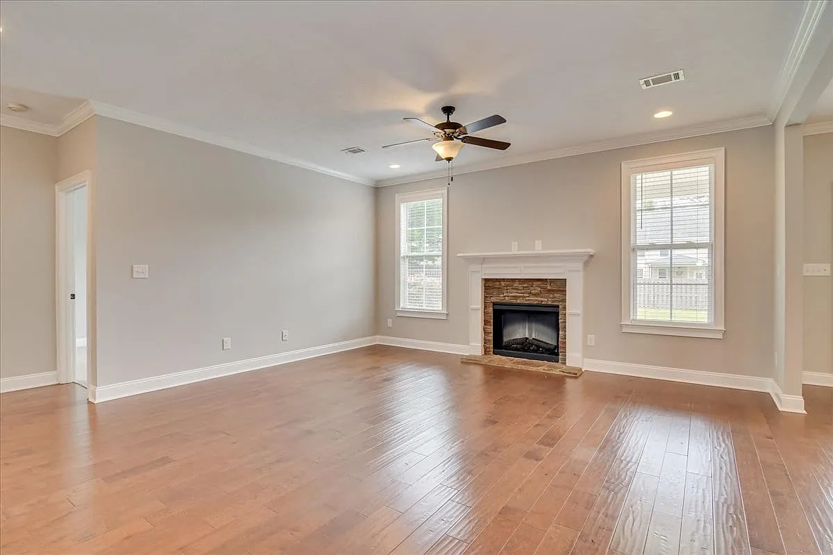 212 Clyde Avenue - 1 — Photo 3