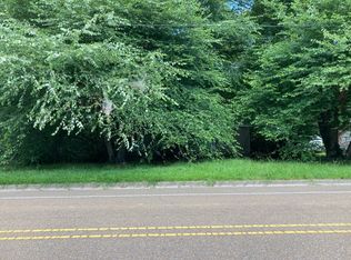 208 Bates St, Batesville, MS 38606