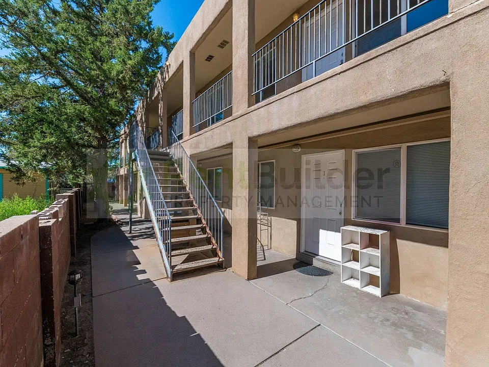 205 Vassar Dr SE #5