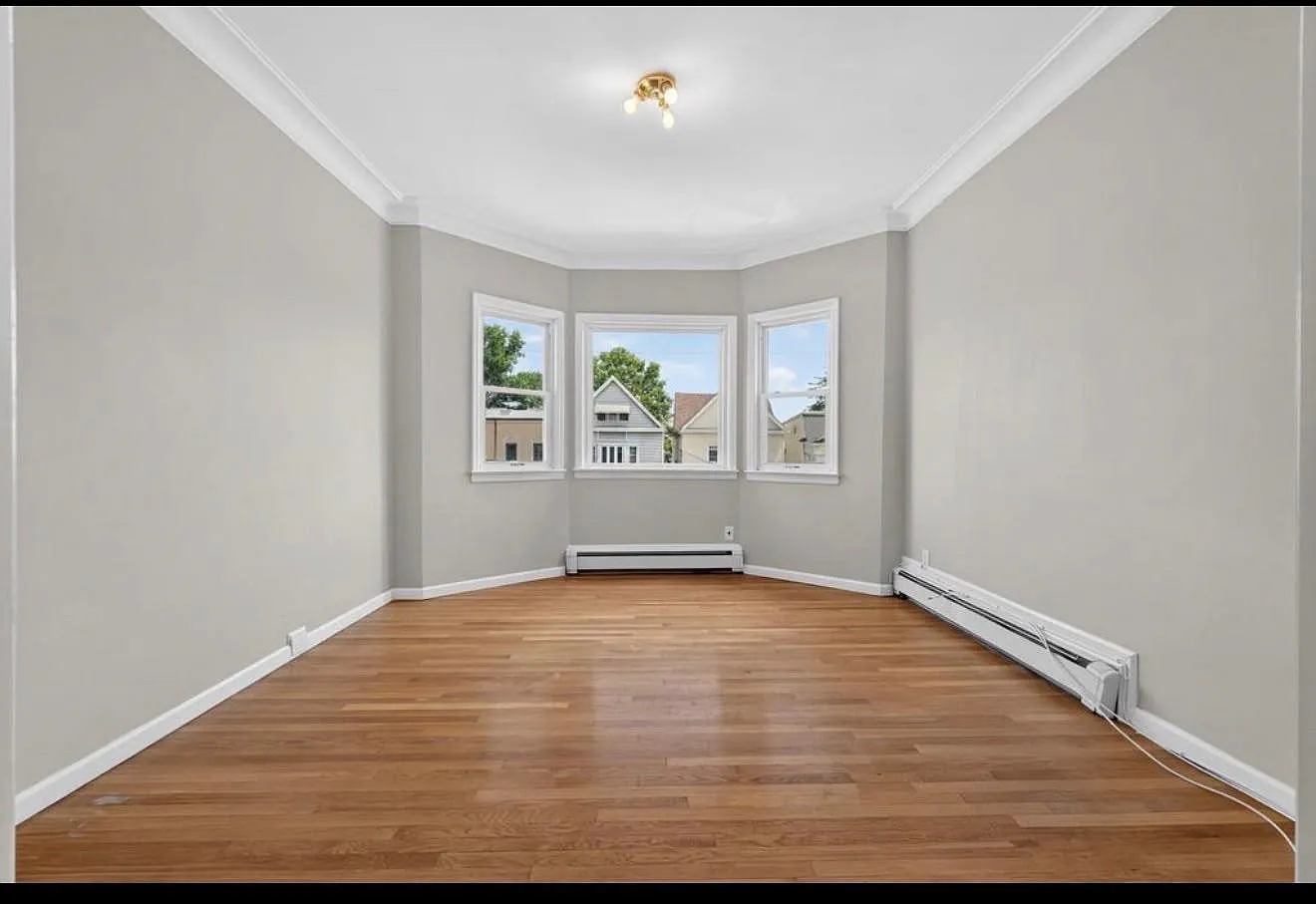 3 bed, 1.0 bath, $2,700 — Photo 3