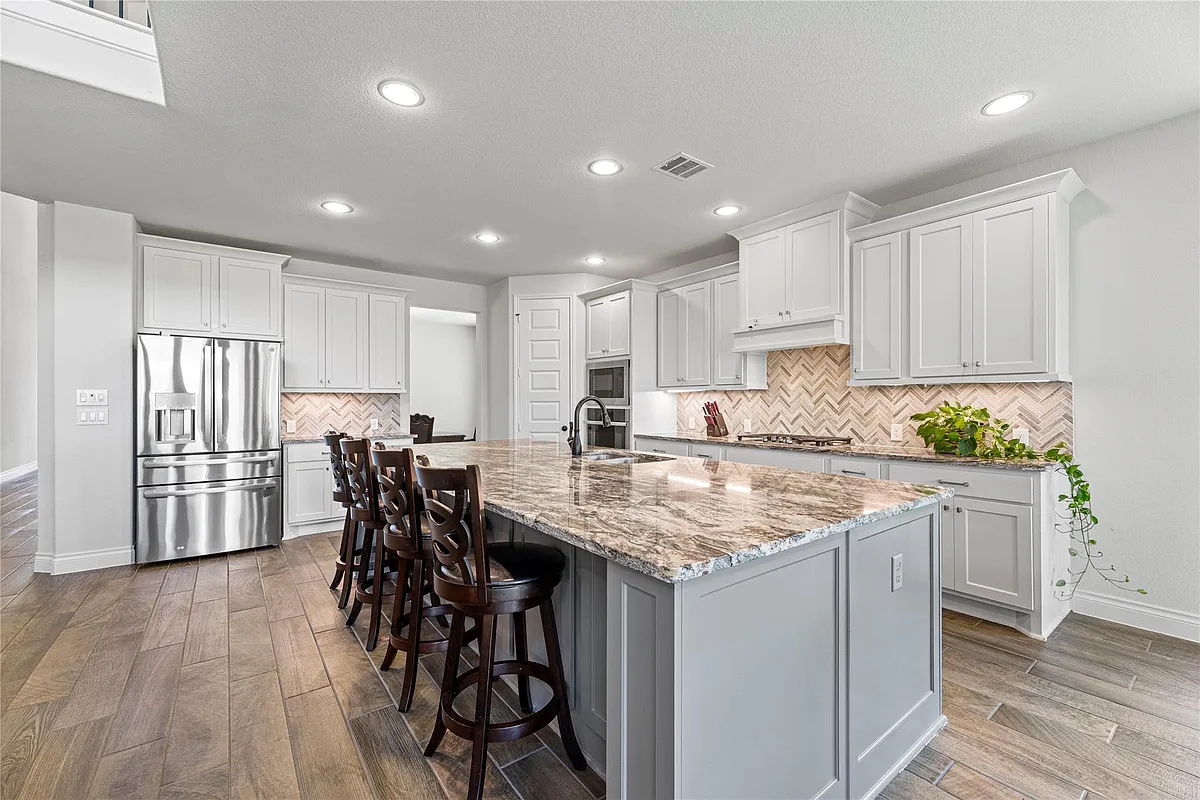 Building Photo - 6938 Amberwing Way