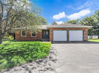 4877 Hahn Rd, Deforest, WI 53532