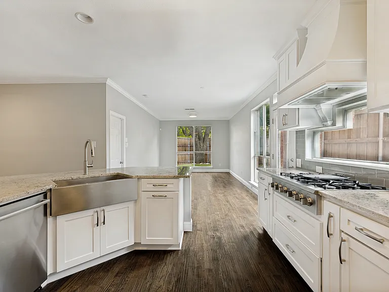 18515 Kelly Cave Trl — Photo 10