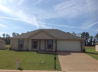 113 Little Brook Ln, Jackson, TN 38305