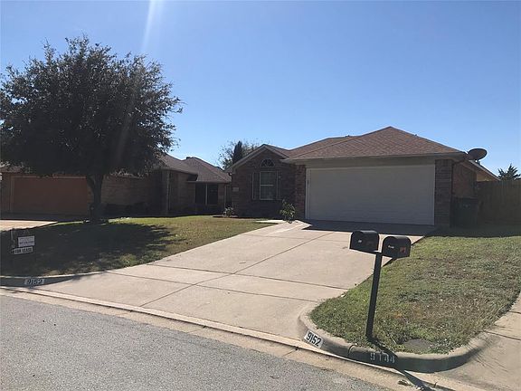 3rd image of 9152 Christopher Cir