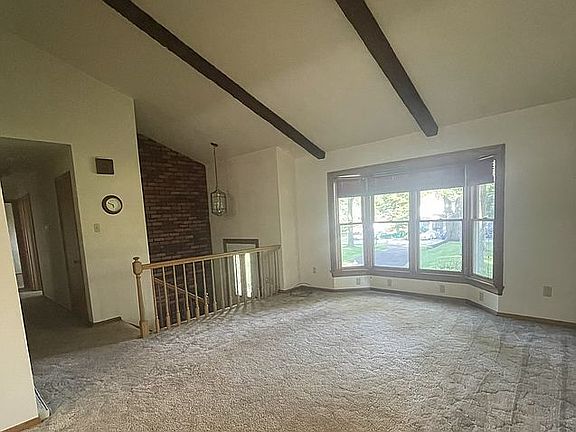 2nd image of 124 Fontana St
