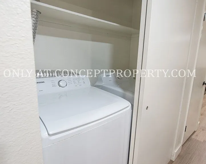 285 E Whitlock Ave — Photo 40