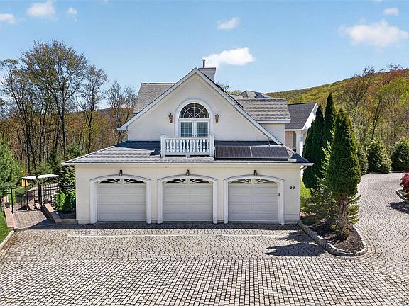 3rd image of 23 Greenwich Avenue