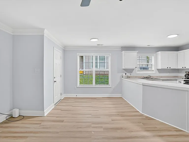 312B Louise Ln #B — Photo 10