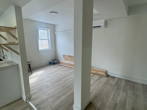 1016 Maitland Ave #B, Ottawa, ON K2C 2B6