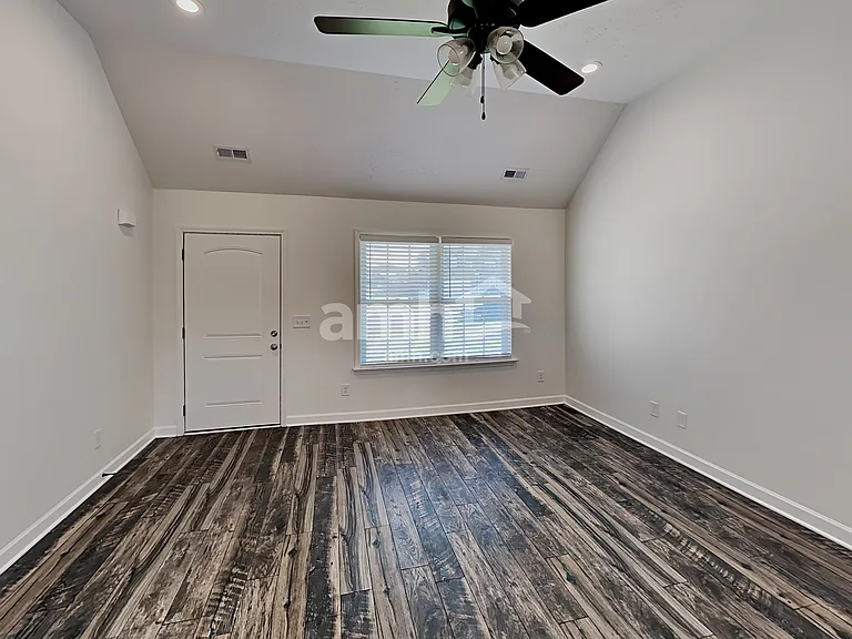 2913 Dusenburg Dr — Photo 7