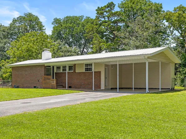 565 Poplar St, Trenton, GA 30752