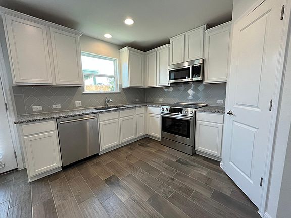 4th image of 9604 Morning Iris Dr