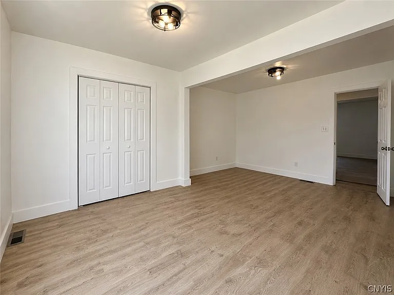 10 Parkside Ct #8 — Photo 9