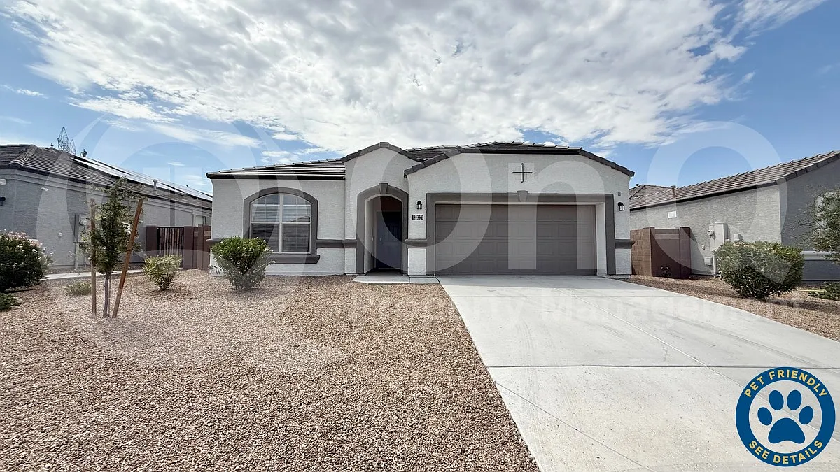 4 bed, 3.0 bath, 2356 sqft, $2,500 — Photo 1