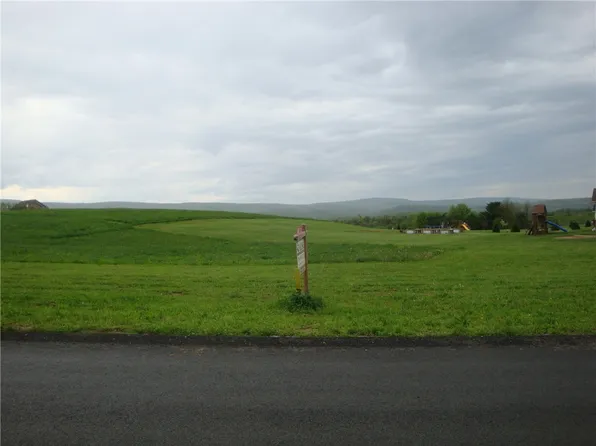 744 Victoria Way, Derry, PA 15627